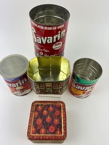 lot 250 image: Vintage Tins - 3 Savarin & 2 Meister