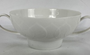 lot 153B image: Rosenthal Lotus White China Consomme Bowls & Small Bowls - Made in Germany