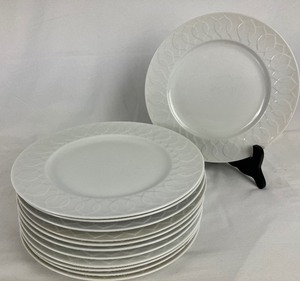 lot 151B image: Rosenthal Lotus White China  - Made in Germany- Dinner Plates & Soup Bowls