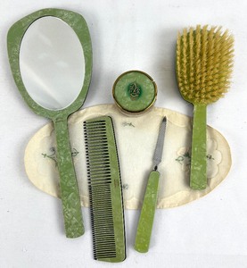 lot 164 image: Vintage Dupont Green Pearlescent Celluloid 5-Piece Vanity SetOriginal Box