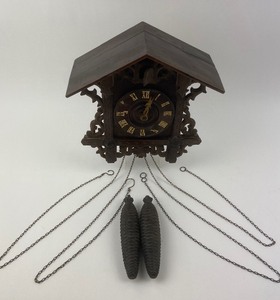 lot 218 image: Classic Antique Cuckoo Clock
