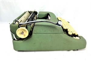 lot 298 image: Vintage 1950s Smith -Corona Typewriter With Case