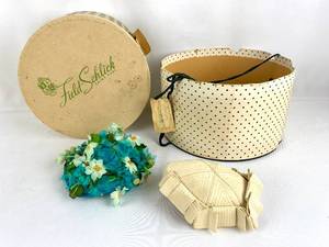 lot 301 image: Two Vintage Pill Box Hats and Two Hat Boxes