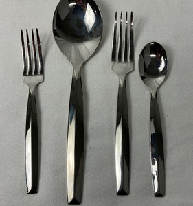 lot 322 image: Michael Lloyd Designer Series Stainless Flatware