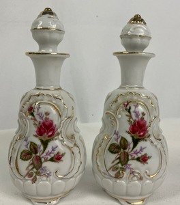 lot 104 image: Vintage LM Bondware Porcelain Bottles & Shoe w Spoonrest