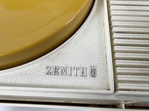 lot 330 image: Vintage Zenith Y504 Portable Record Player - 1960s