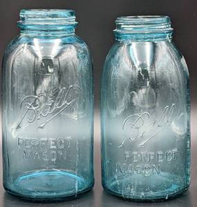 lot 191 image: Six Vintage Canning Jars with Two Zinc Lids