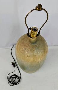 lot 345 image: Vintage Sandstone S&M Industries Plaster Beehive Table Lamp