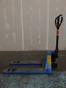 lot 25 image: 4400lb Pallet Jack -  Forks 21 x 35.5