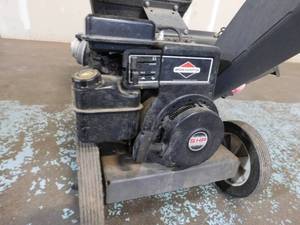 lot 26 image: Craftsman Chipper  Shredder