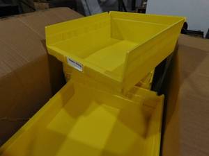 lot 40 image: 40 - Plastic Storage Bins - 11 x 11.5 x 4