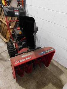 lot 11 image: Troy-Bilt Storm 2620 Snow Blower