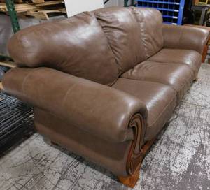 lot 65 image: Leather Couch