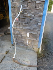 lot 5 image: Metal Handle Weed Cutter Si