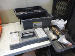 lot 39 image: Toolbox and tools