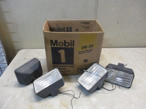 lot 50 image: 10 Utility Tractor Lights