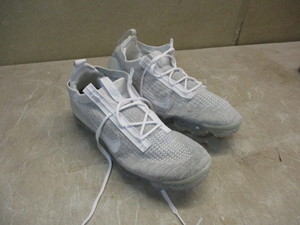 lot 53 image: Nike Vapor Size 12 Shoes