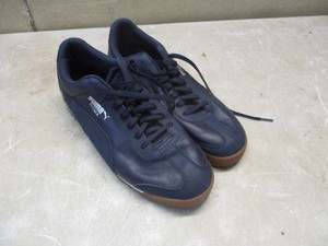 lot 60 image: Puma Shoes Size 8