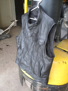 lot 67 image: 2XL Leather Vest