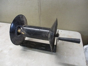 lot 77 image: Air Hose Reel