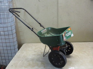 lot 78 image: Scotts Spreader
