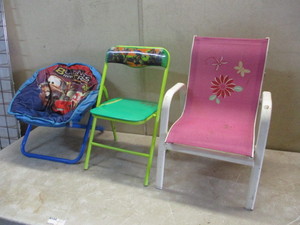 lot 87 image: Kids Chairs