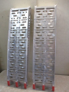 lot 127 image: Folding ATV Ramps