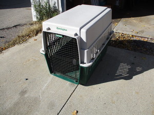 lot 130 image: Large Remington Dog Crate
