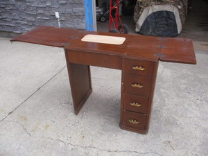 lot 138 image: Sewing Machine Cabinet