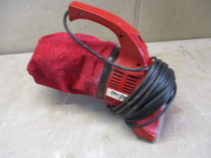lot 165 image: Dirt Devil Vac