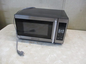 lot 174 image: Black & Decker Microwave
