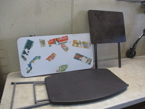 lot 189 image: 3 Folding Tables