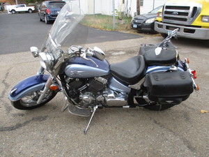 lot 1 image: 2004 Yamaha V Star 650