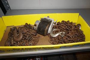Large Chains with Hooks