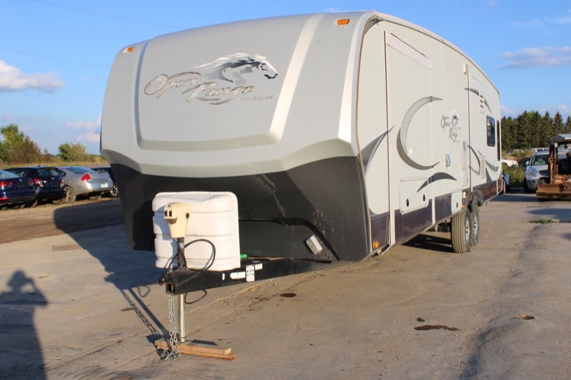 2403 MN Auto Auctions Tuesday Night LET US SELL YOUR CAR HALF