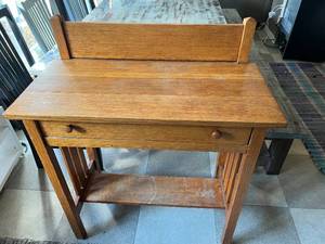 Wood Entry TableDesk