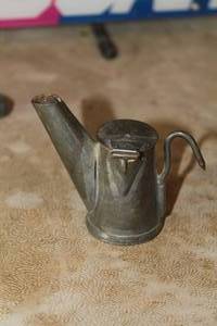 lot 493 image: Vintage 3 Miniature Spout Lamp