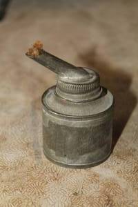 lot 494 image: Vintage 3 Miniature Spout Lamp