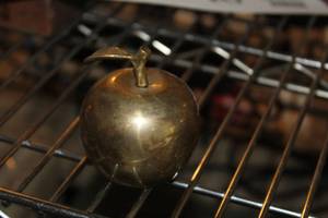 lot 548 image: 3 Apple Brass Bell
