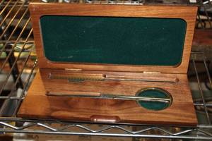 lot 538 image: Knife and Scissor Set with Wooden Box