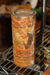 lot 540 image: Vintage Rockwood & Co Pure Cocoa Flavored Tin