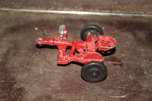 lot 552 image: Vintage Farm Implement Toy