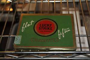 lot 541 image: Vintage Lucky Strike Flat Fifties Cigarette Tin