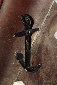 lot 513 image: Decorative Ship Anchor
