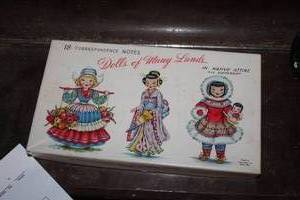 lot 516 image: Dolls Of Many Lands Correspondance Notes 18-pack (in original packaging)