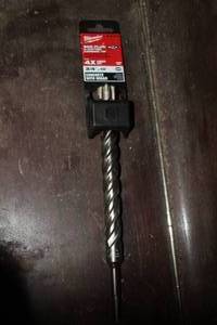 lot 510 image: Milwaukee SDS Plus 4-Cutter Carbide Tip 34x10 (in original packaging)