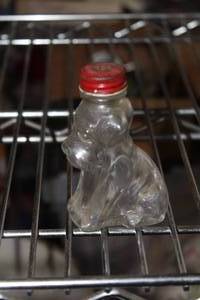 lot 580 image: Doggy Salt Shaker