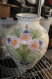 lot 586 image: 10 Floral Ceramic Vase