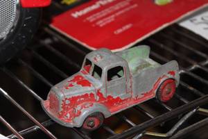 lot 612 image: Vintage Tootsy Toy Truck