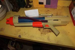 lot 605 image: Super Soaker 3000 Water Gun